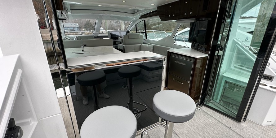 Cruisers Yachts 50 Cantius