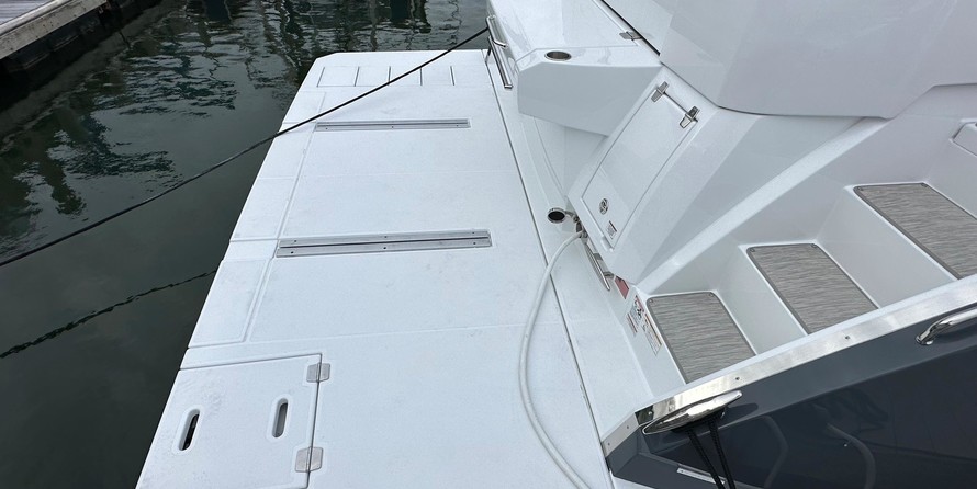 Cruisers Yachts 50 Cantius