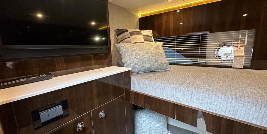 Cruisers Yachts 50 Cantius