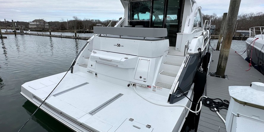 Cruisers Yachts 50 Cantius