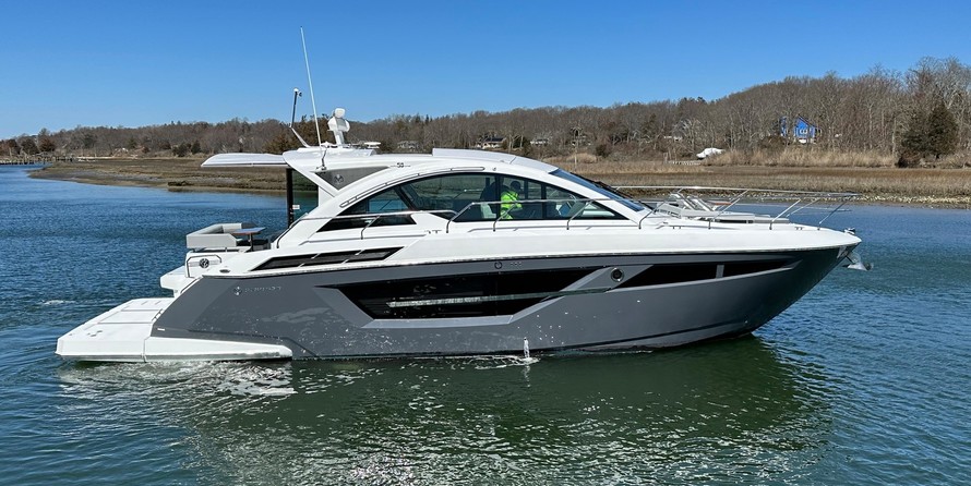Cruisers Yachts 50 Cantius