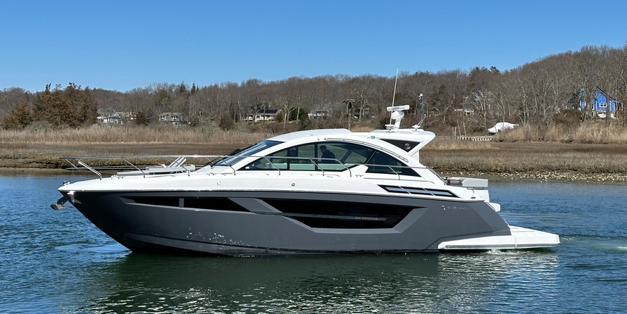 Cruisers Yachts 50 Cantius