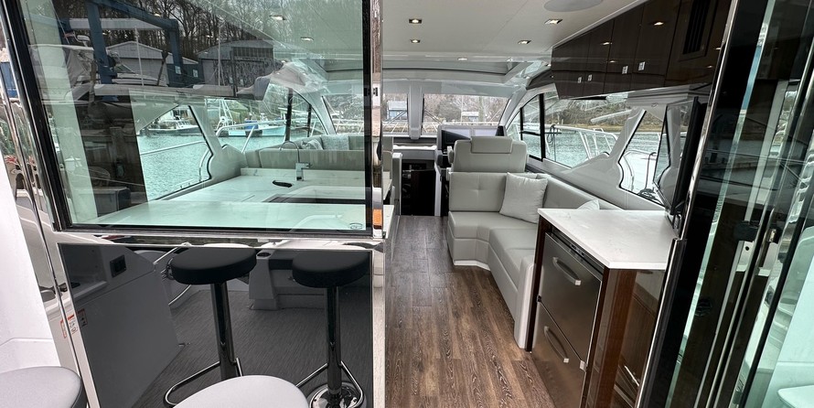 Cruisers Yachts 50 Cantius