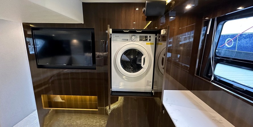 Cruisers Yachts 50 Cantius