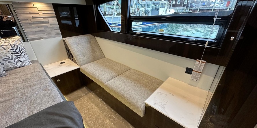 Cruisers Yachts 50 Cantius