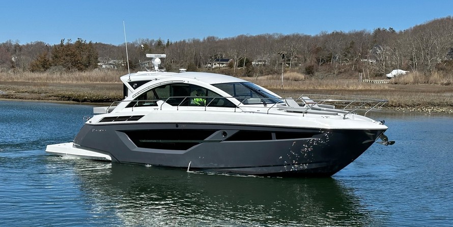Cruisers Yachts 50 Cantius