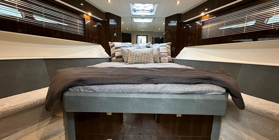 Cruisers Yachts 50 Cantius