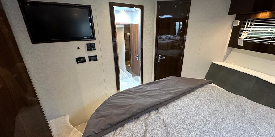Cruisers Yachts 50 Cantius
