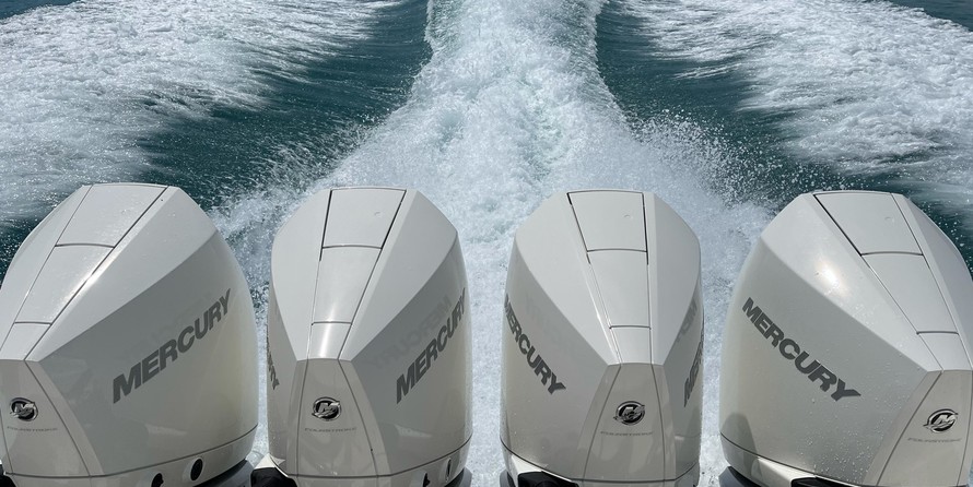 Boston Whaler 380 Outrage