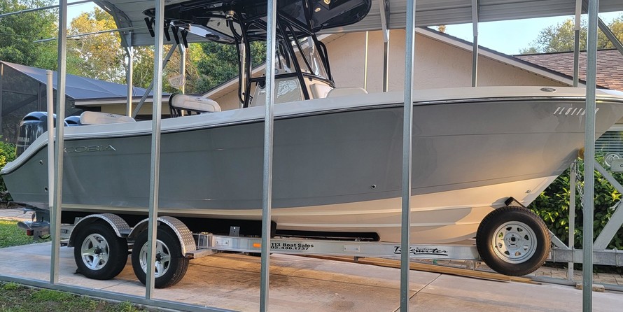 Cobia 217 center console