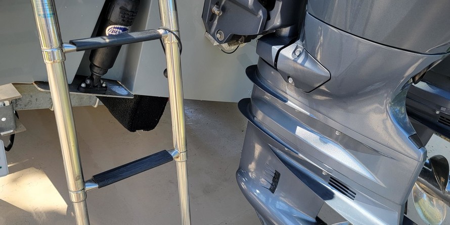 Cobia 217 center console