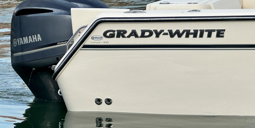 Grady-White Canyon 306