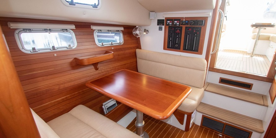 Mjm yachts 40z