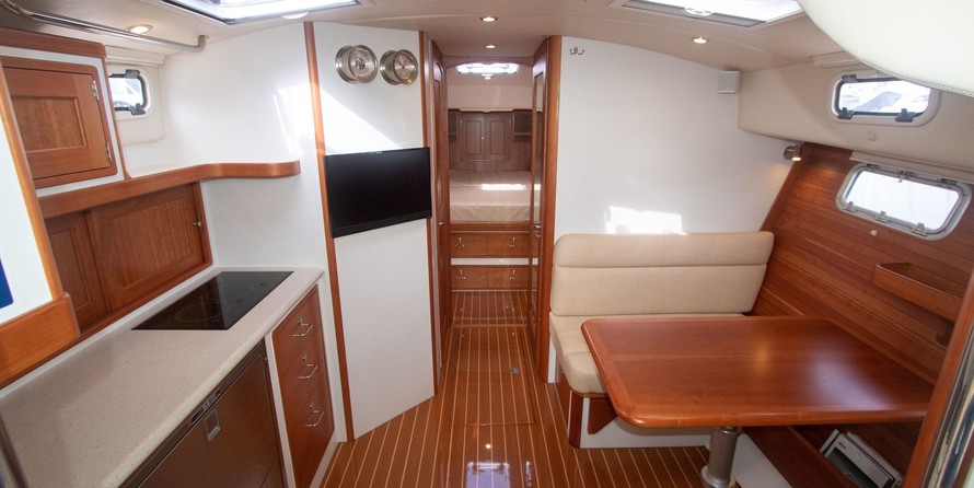 Mjm yachts 40z