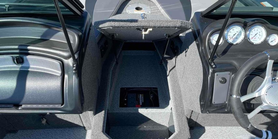 Lund Boats 1875 Crossover XS