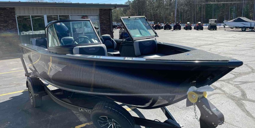 Lund Boats 1875 Crossover XS