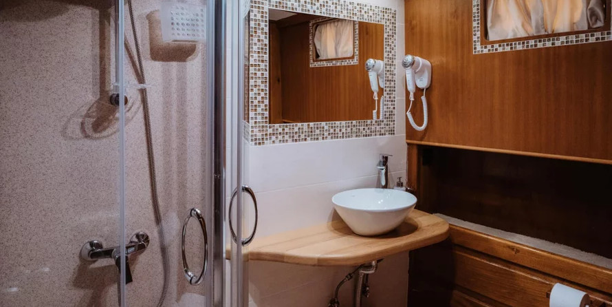 Motor sailor mauritius 43