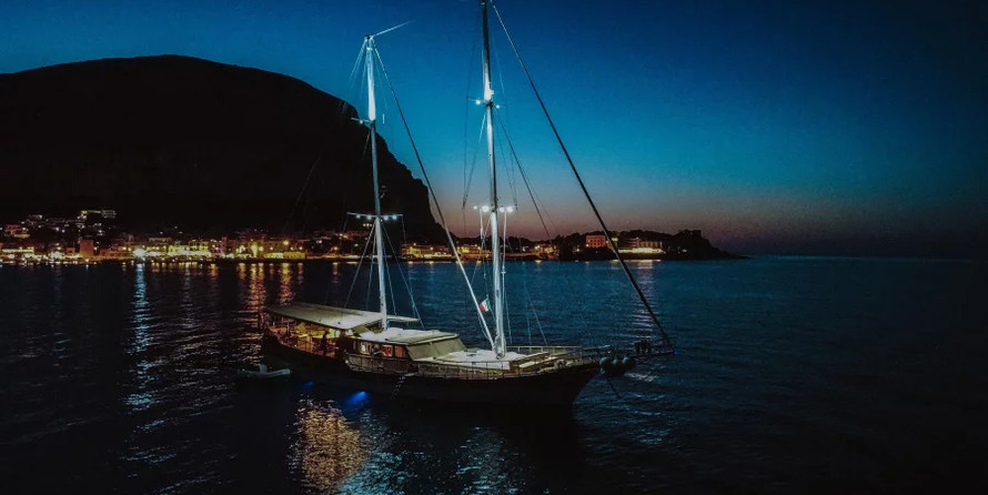 Motor sailor mauritius 43