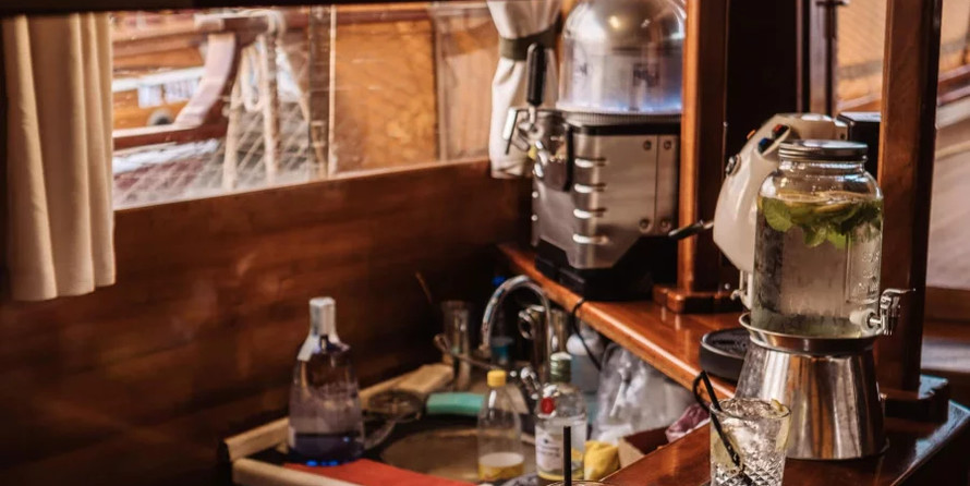 Motor sailor mauritius 43