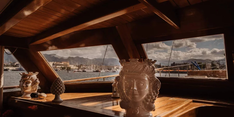 Motor sailor mauritius 43