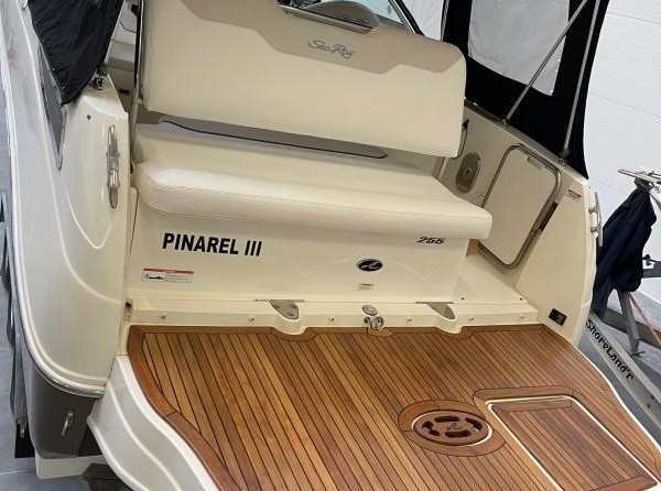 Sea Ray 255 Sundancer