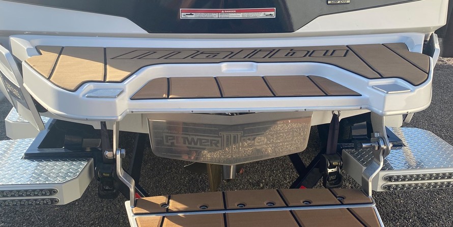 Malibu Wakesetter 25 LSV