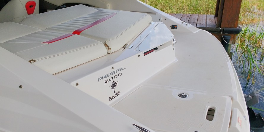 Regal 2000 Bowrider