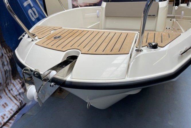Quicksilver Activ 675 Open
