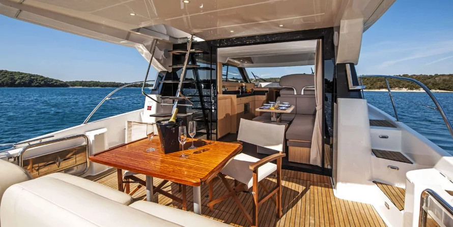 Bavaria Virtess 420 Fly