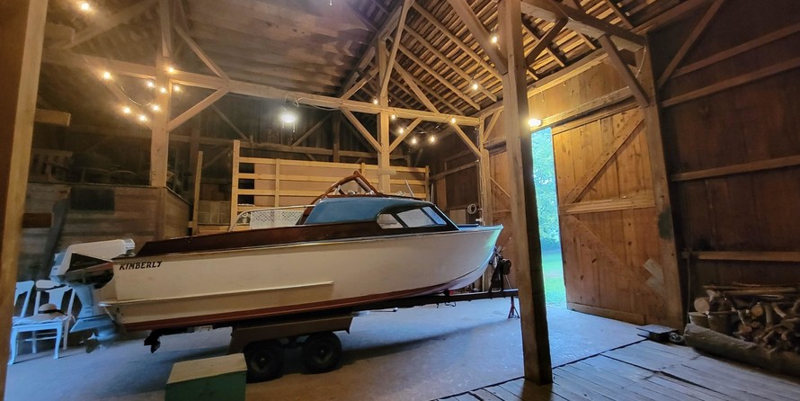 Tollycraft Cabin Cruiser