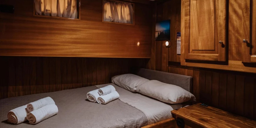 Motor sailor mauritius 43