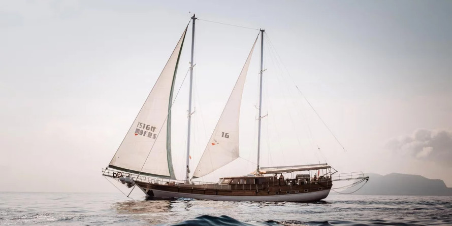 Motor sailor mauritius 43