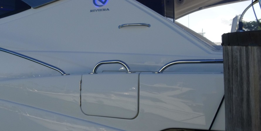 Riviera 6000 Sport Yacht