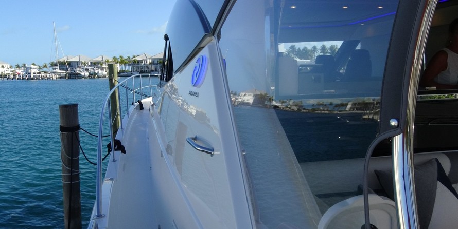 Riviera 6000 Sport Yacht