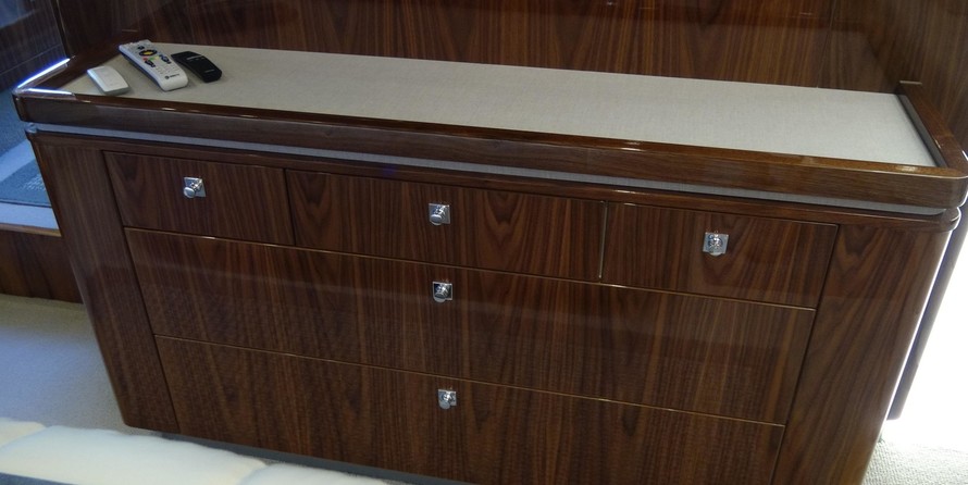 Riviera 6000 Sport Yacht