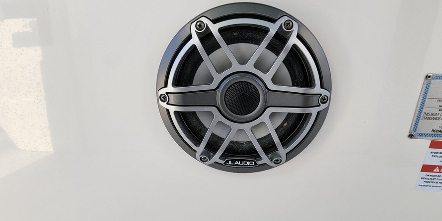 Robalo centre console r272