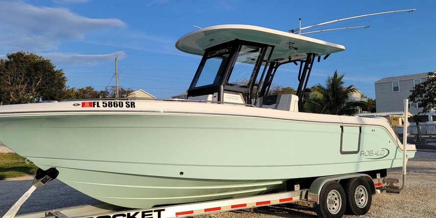 Robalo centre console r272