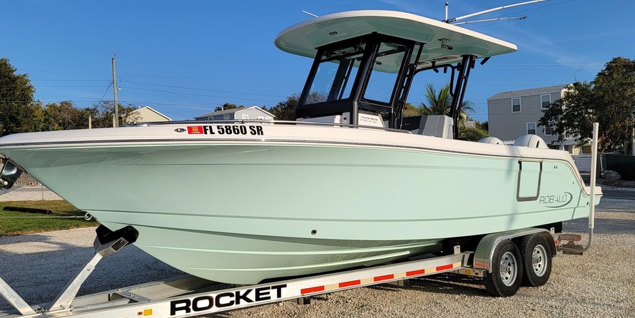 Robalo centre console r272