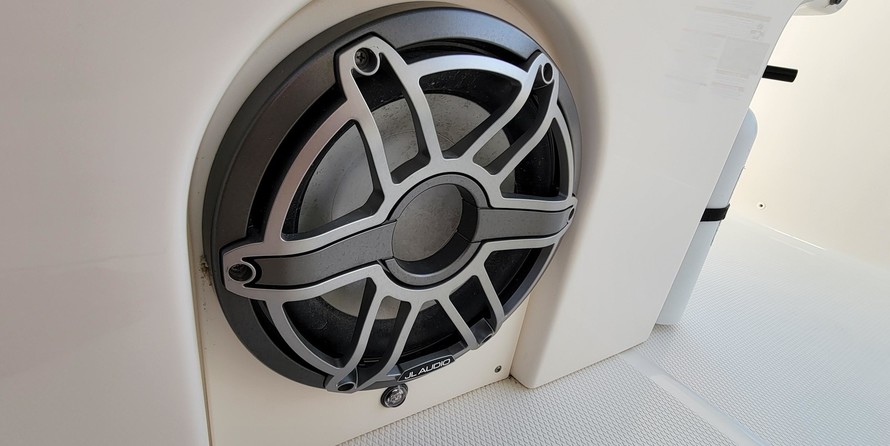 Robalo centre console r272