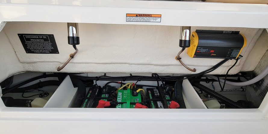 Robalo centre console r272