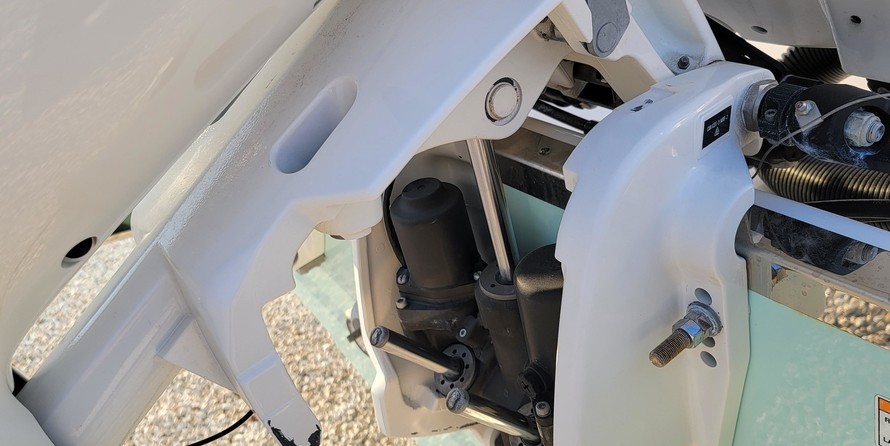 Robalo centre console r272