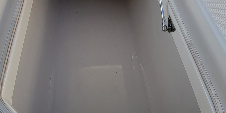 Robalo centre console r272