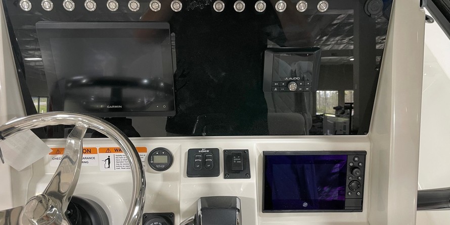 Ranger boats 2400 bay