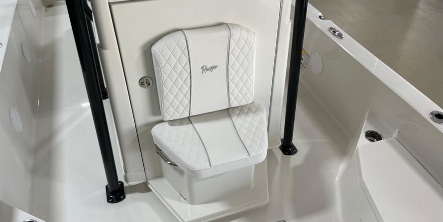 Ranger boats 2400 bay