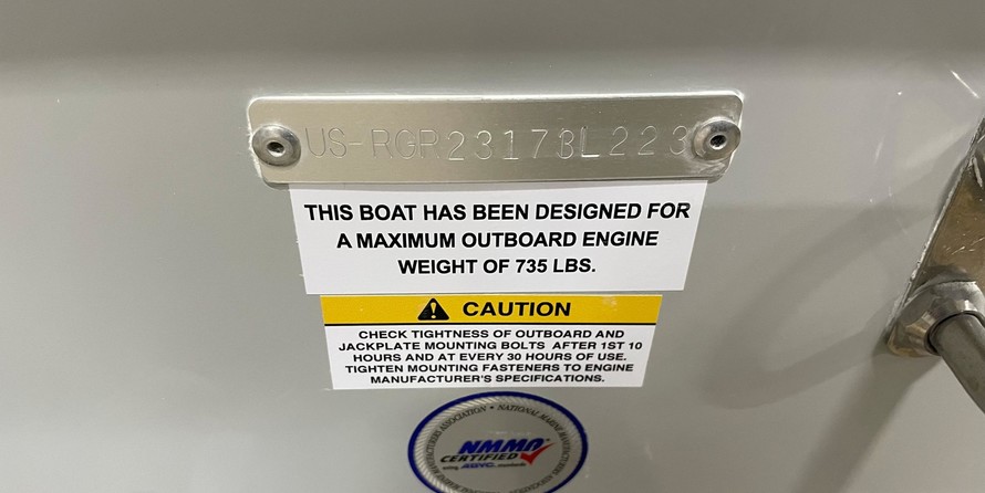 Ranger boats 2400 bay