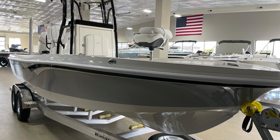 Ranger boats 2400 bay
