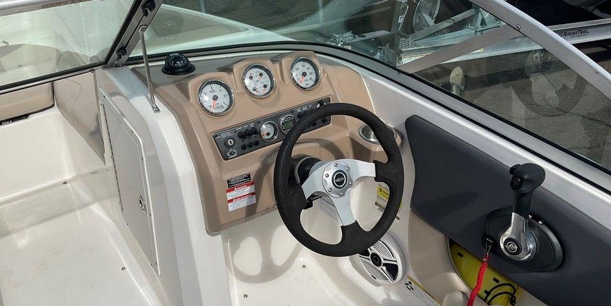 Chaparral 19 H2O Ski & Fish