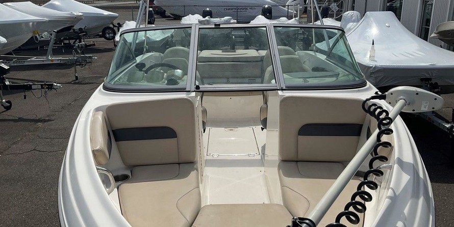 Chaparral 19 H2O Ski & Fish