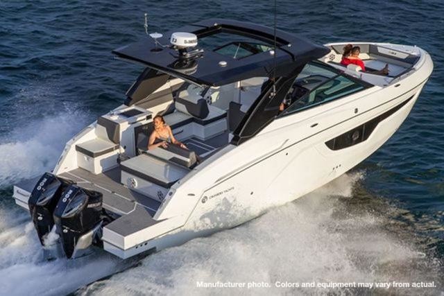 Cruisers Yachts Intercruiser 34