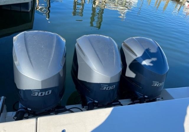 Grady-White Canyon 376